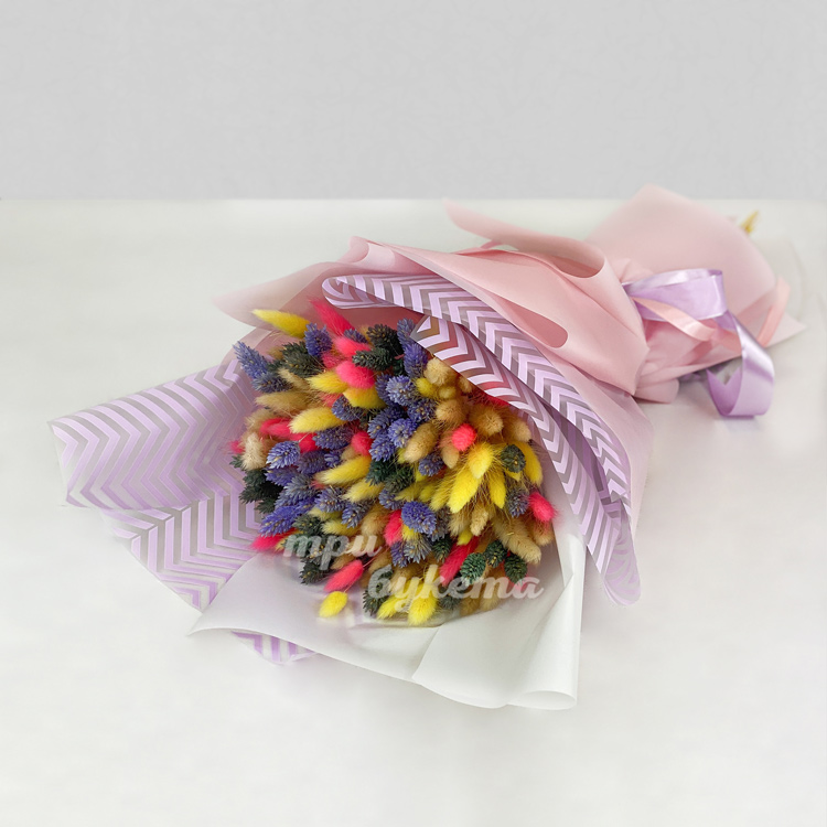 Букет из лагуруса и фалариса (на столе)