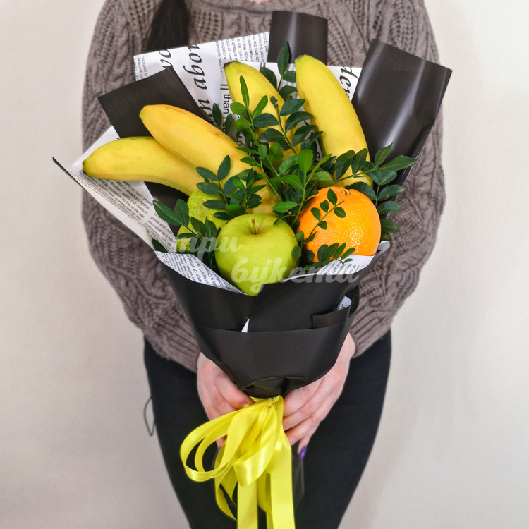 Букет из бананов, груши и яблока